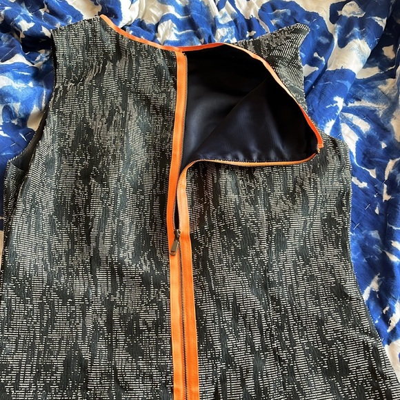 Elie Tahari Cocktail Sheath Dress Black & White with neon pops of color Sz. 12 - Picture 6 of 12